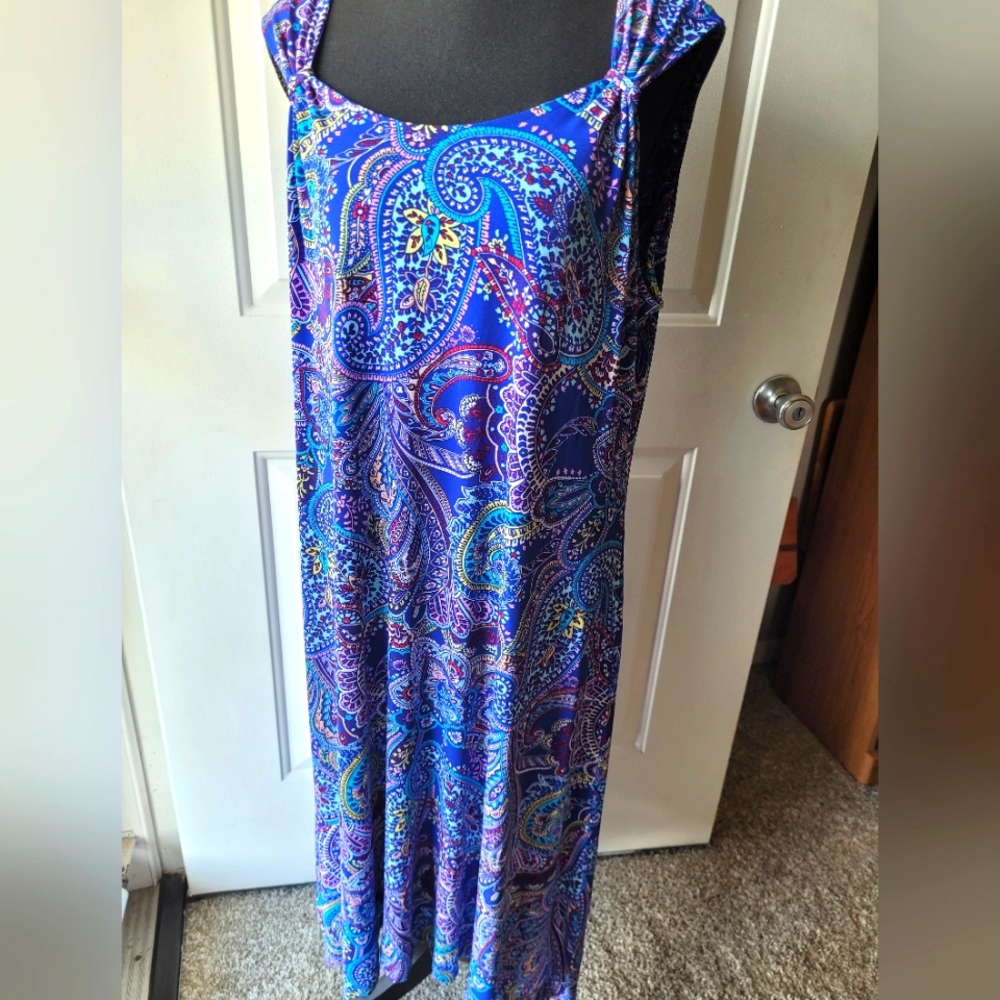 Woman's Midi Sleeveless Dress